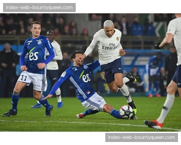 比赛复盘：斯特拉斯堡的高位压迫如何限制了里昂的组织核心卡克雷